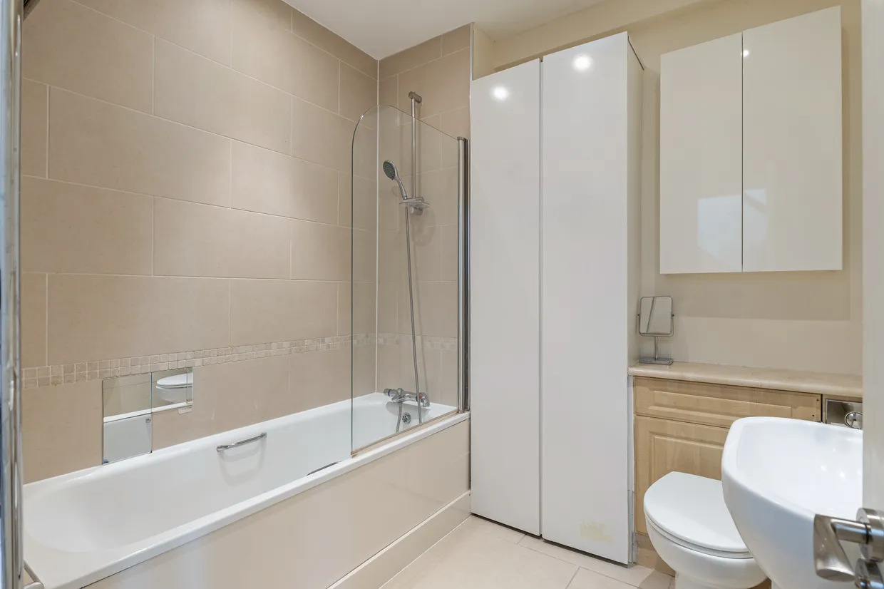 Berrymede Road, London, W4 photo 14