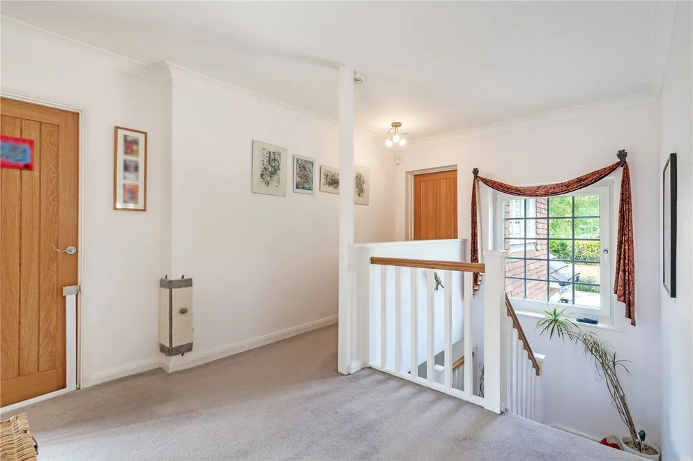 Property carousel item 11