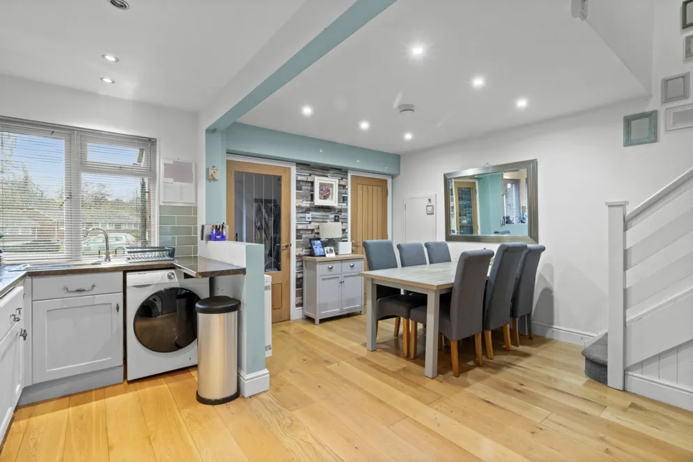 Property carousel item 4