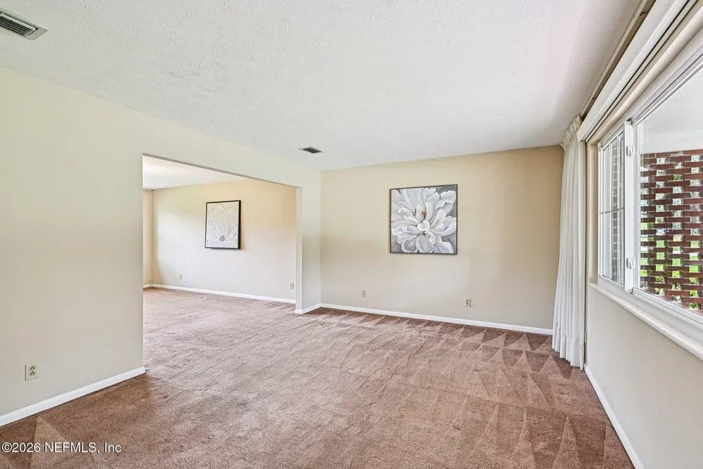 8507 Synhoff Dr, Jacksonville, FL 32216-5347