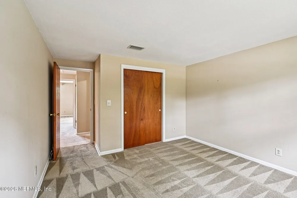 8507 Synhoff Dr, Jacksonville, FL 32216-5347
