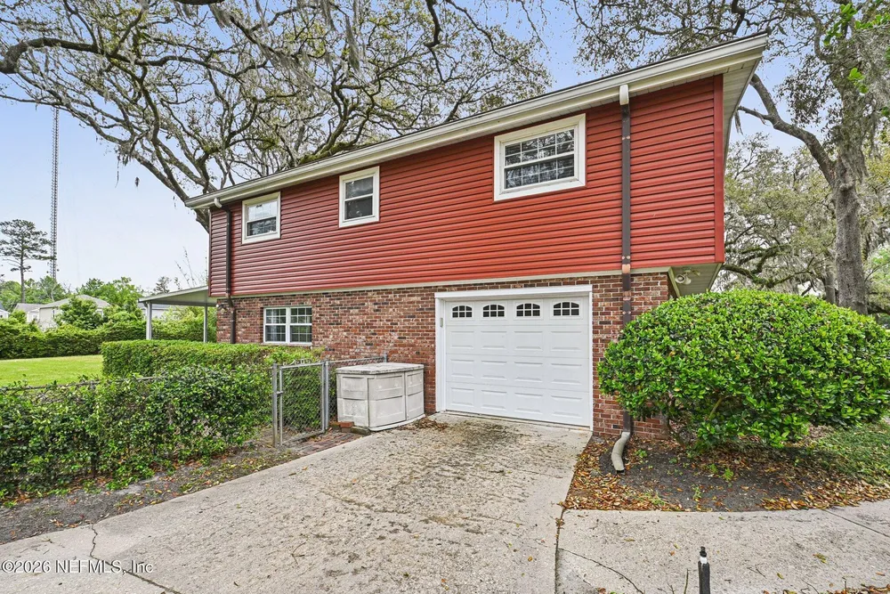 8507 Synhoff Dr, Jacksonville, FL 32216-5347