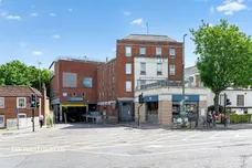 The Oaks Square, Epsom