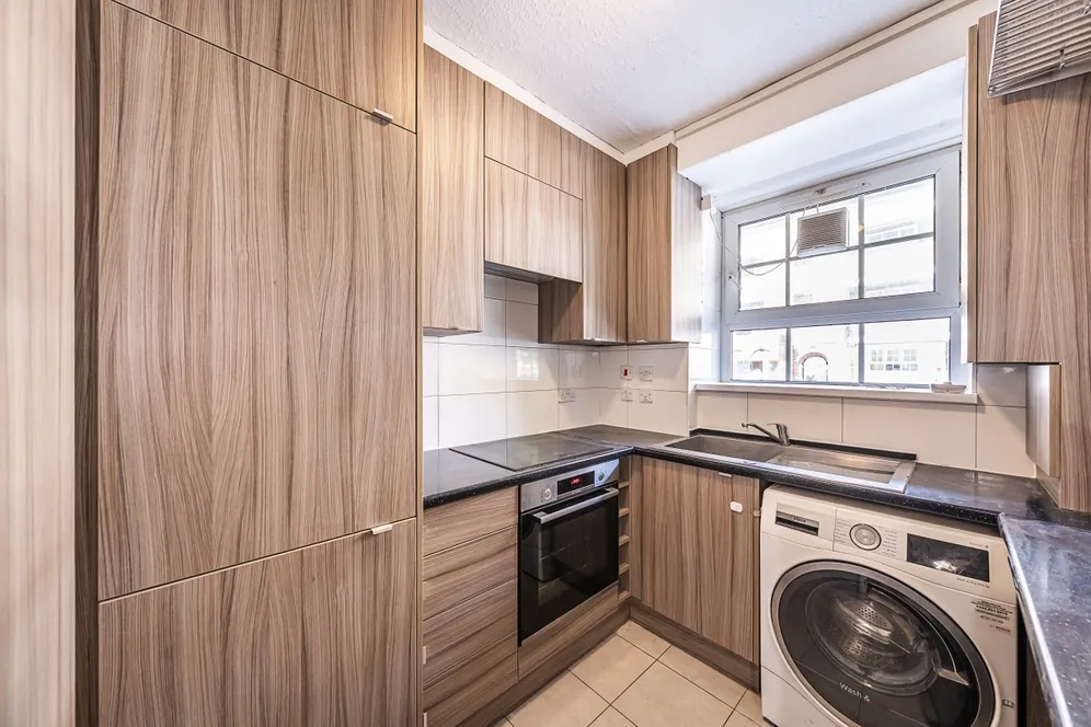 Albion Avenue London SW8 photo 3