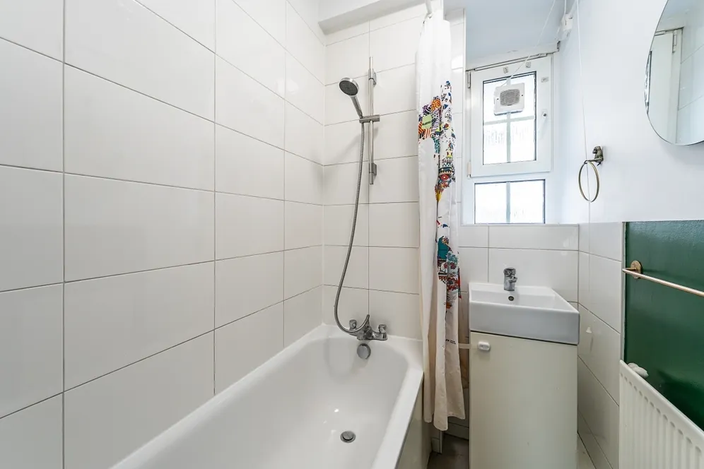 Albion Avenue London SW8 photo 9