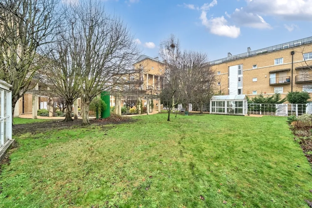 Queen of Denmark Court, Rotherhithe, SE16 photo 9