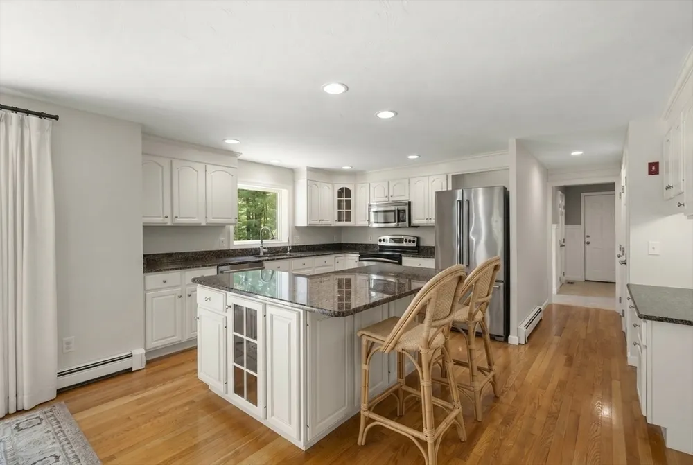 147 Curtis Mill Ln, Hanover, MA 02339