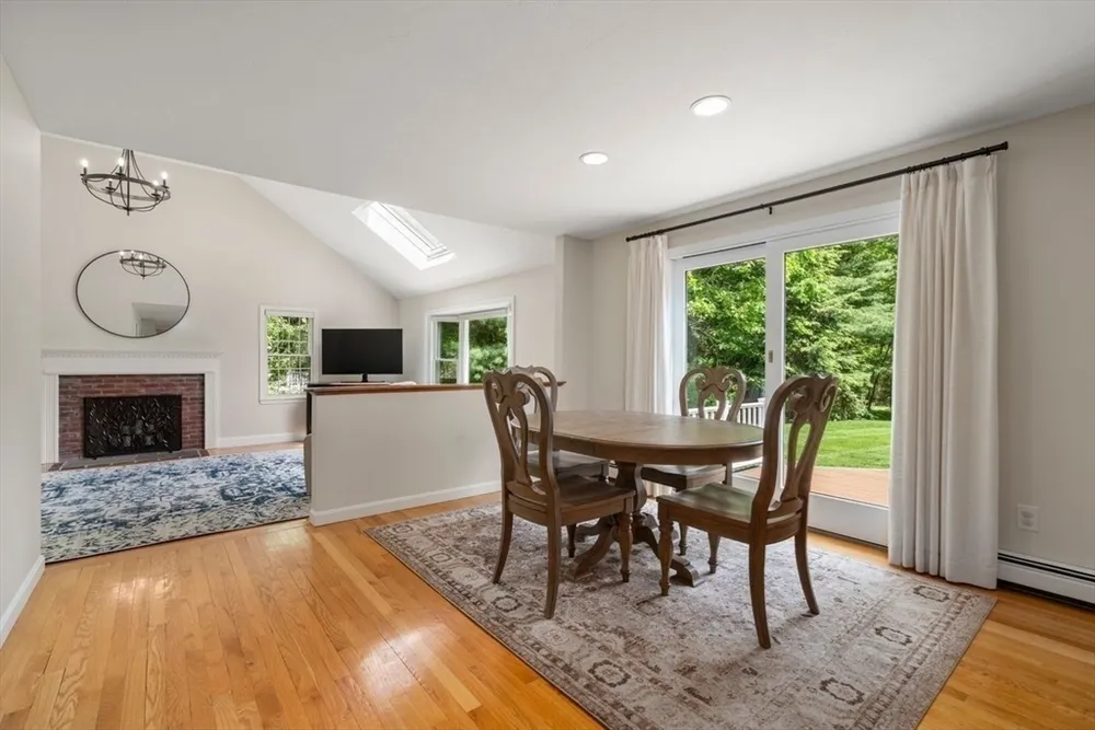 147 Curtis Mill Ln, Hanover, MA 02339