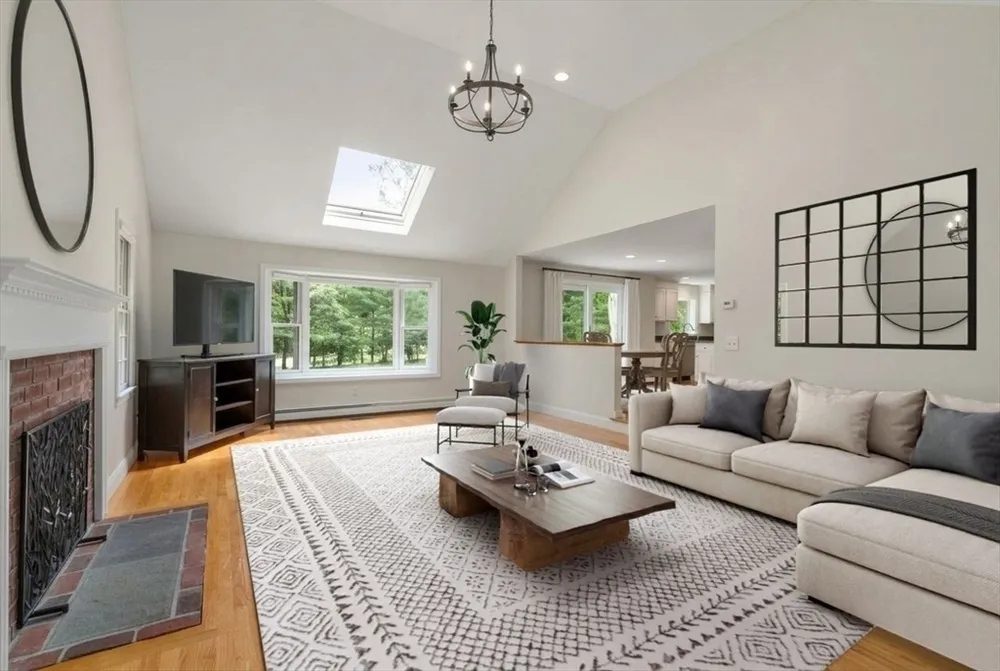 147 Curtis Mill Ln, Hanover, MA 02339