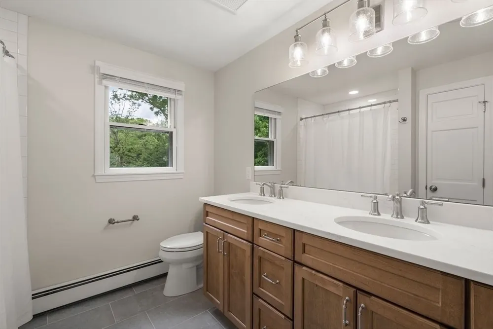 147 Curtis Mill Ln, Hanover, MA 02339