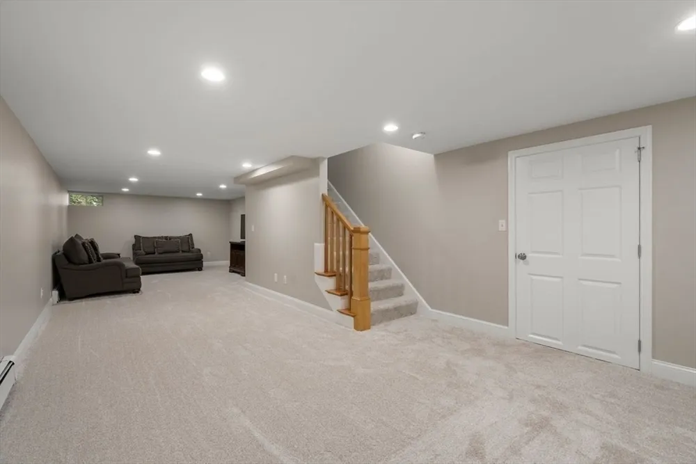147 Curtis Mill Ln, Hanover, MA 02339