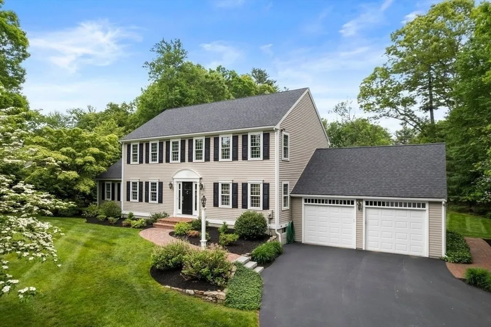 147 Curtis Mill Ln, Hanover, MA 02339