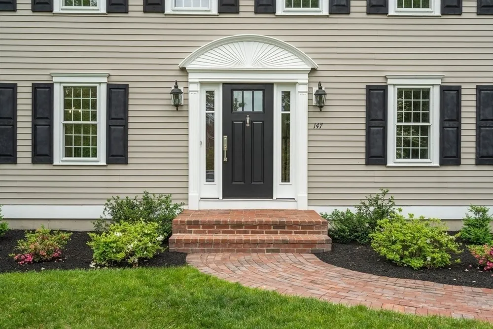 147 Curtis Mill Ln, Hanover, MA 02339
