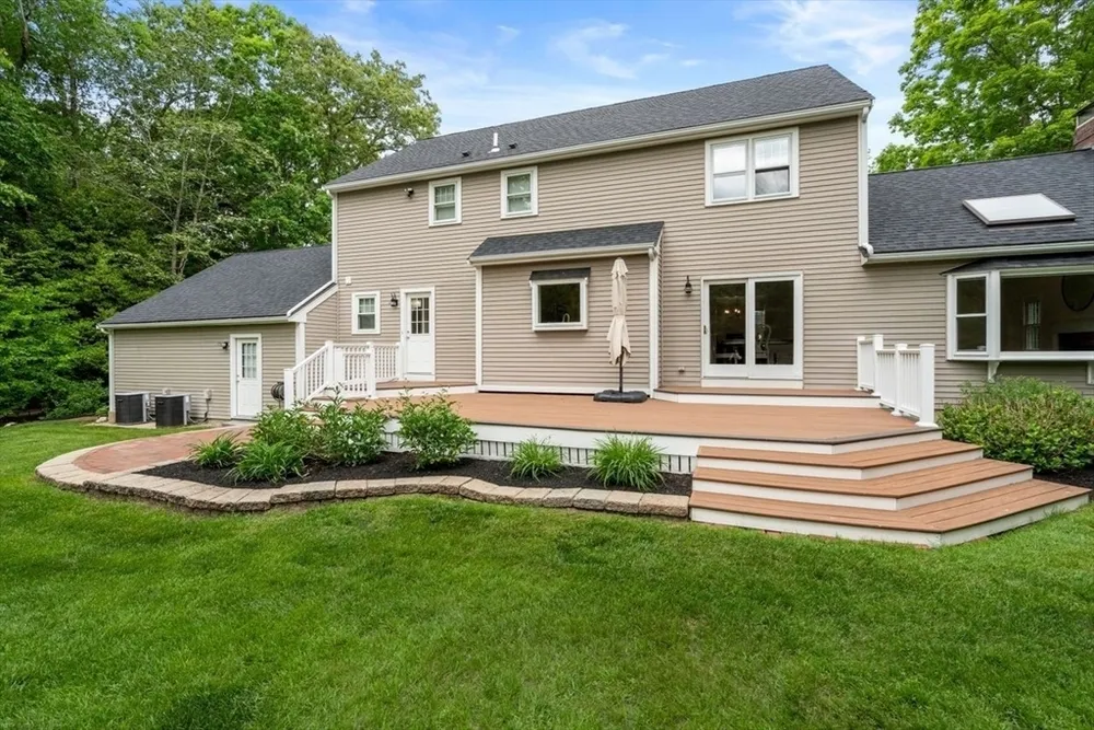 147 Curtis Mill Ln, Hanover, MA 02339