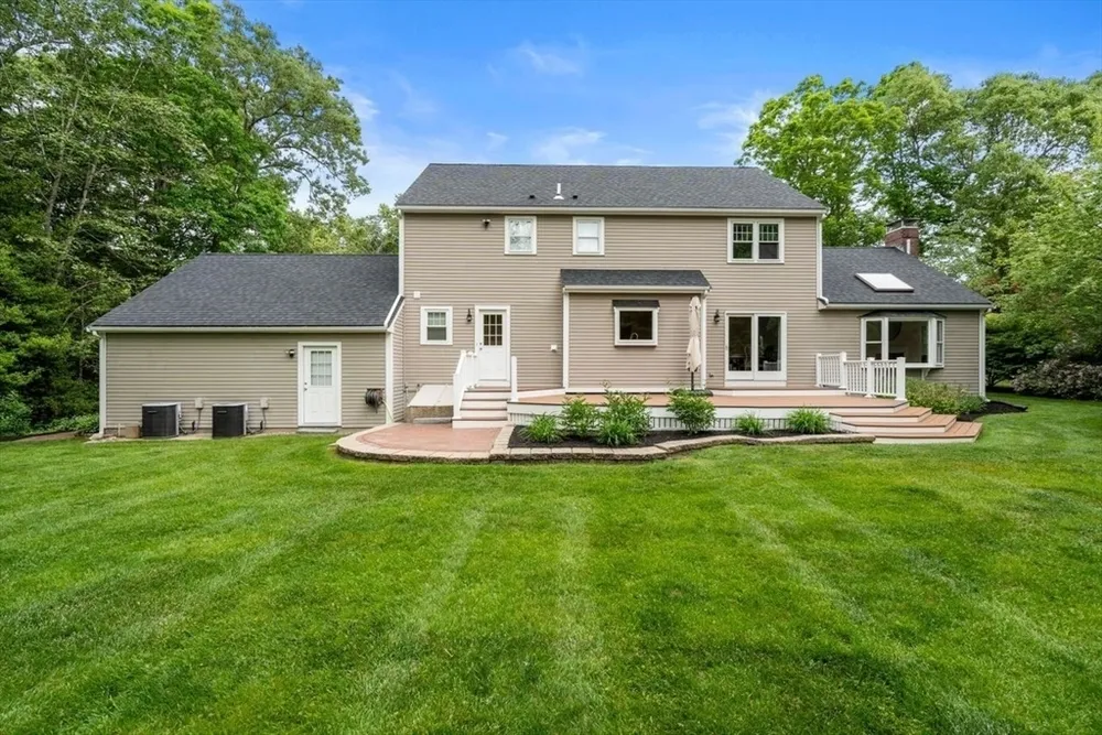 147 Curtis Mill Ln, Hanover, MA 02339