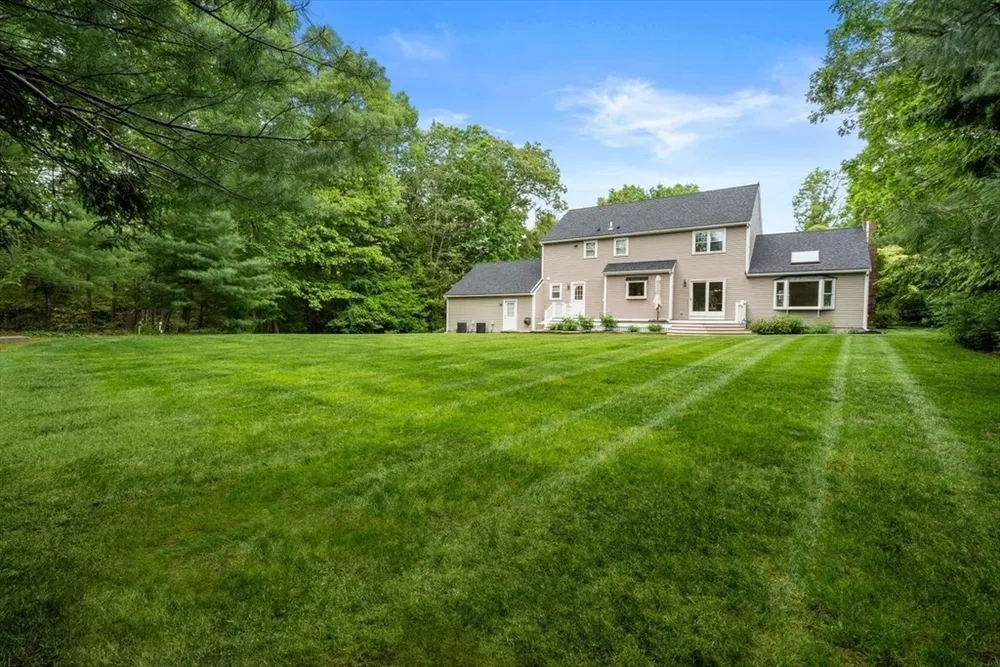 147 Curtis Mill Ln, Hanover, MA 02339