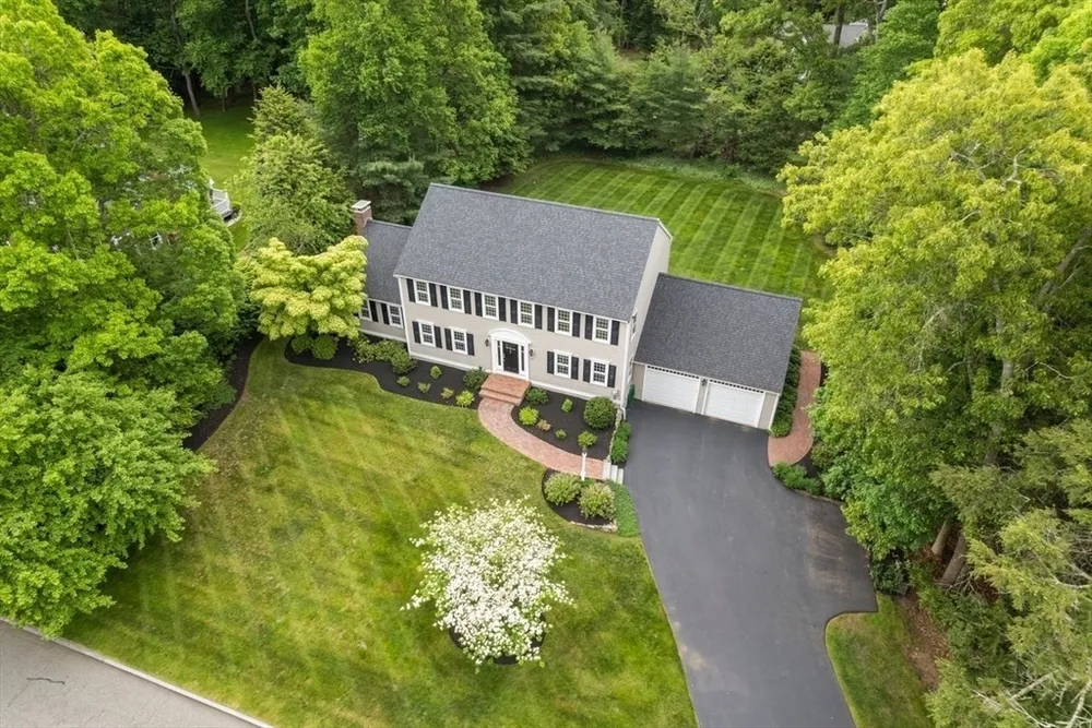 147 Curtis Mill Ln, Hanover, MA 02339
