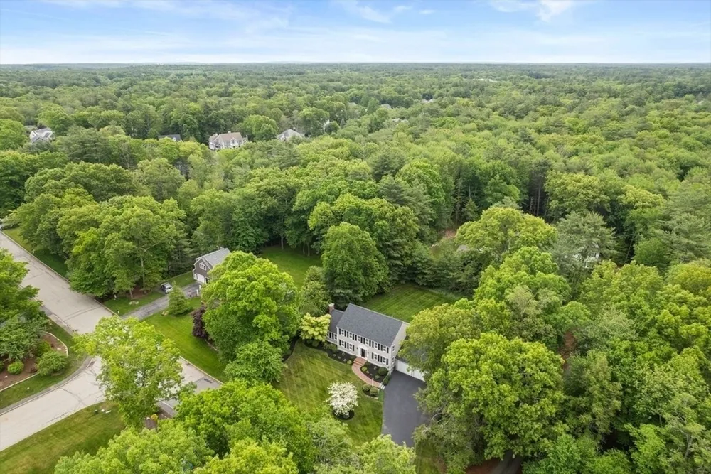 147 Curtis Mill Ln, Hanover, MA 02339