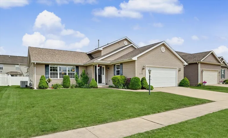1408 Farley Ln, Champaign, IL 61822