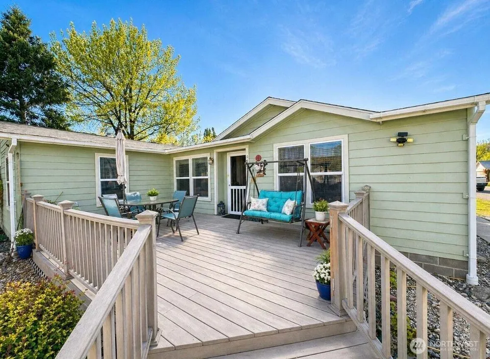 1408 Elm St, Oroville, WA 98844-9512