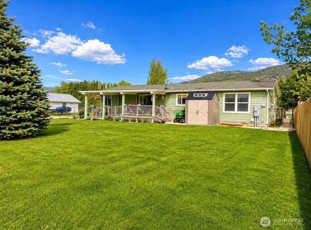 1408 Elm St, Oroville, WA 98844-9512