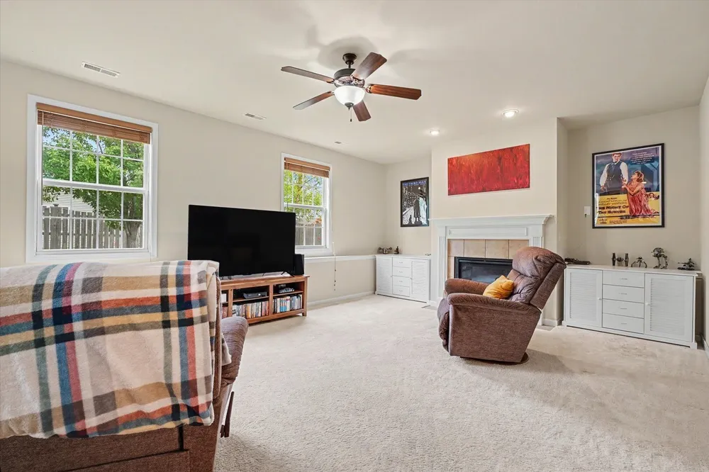 1408 Farley Ln, Champaign, IL 61822
