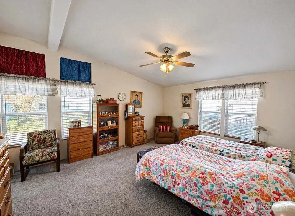 1408 Elm St, Oroville, WA 98844-9512
