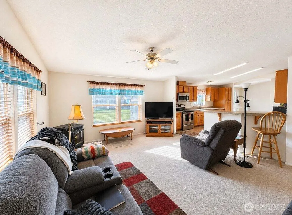 1408 Elm St, Oroville, WA 98844-9512