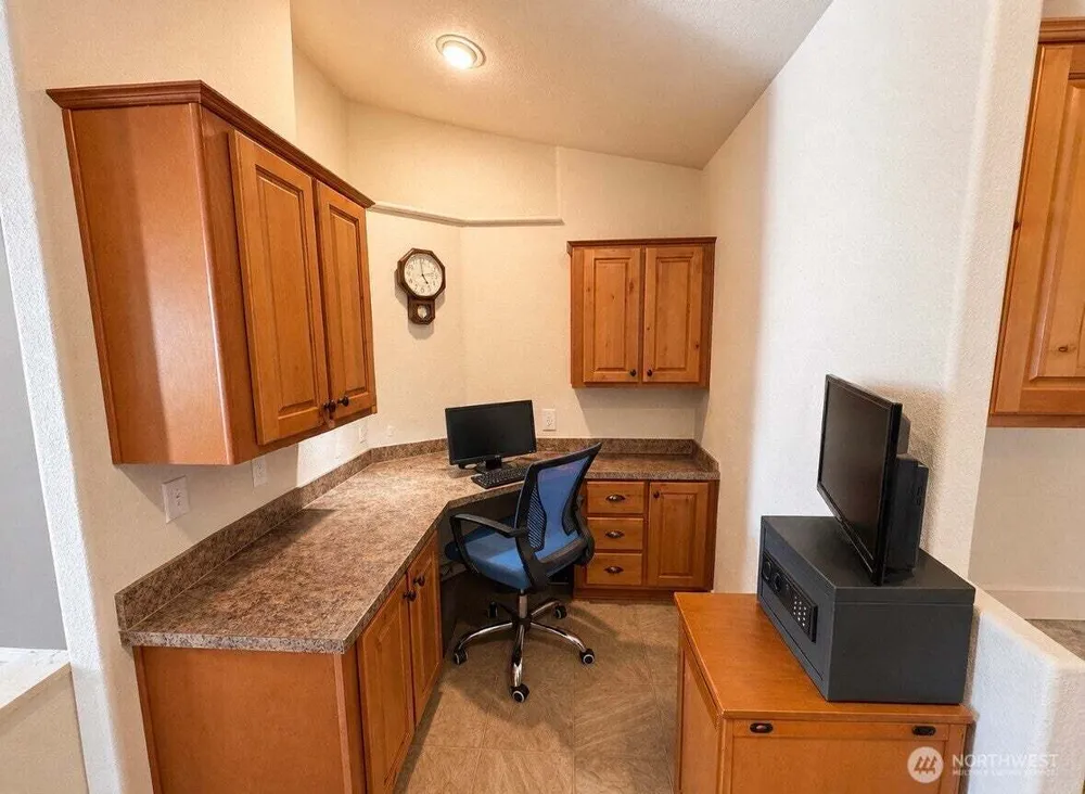 1408 Elm St, Oroville, WA 98844-9512