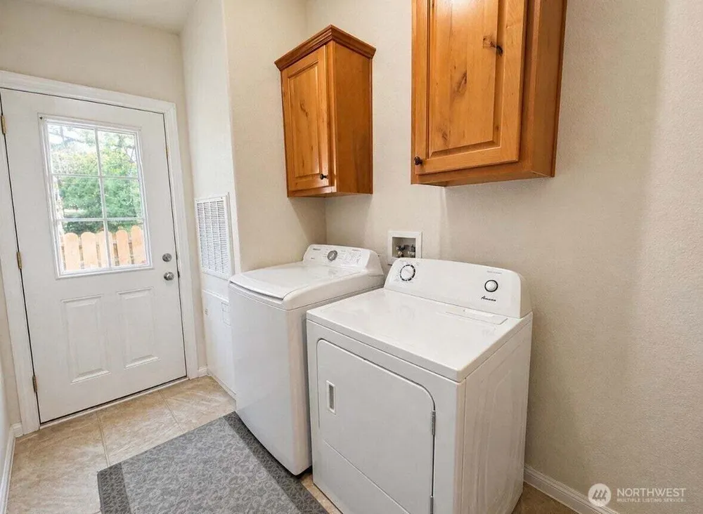 1408 Elm St, Oroville, WA 98844-9512
