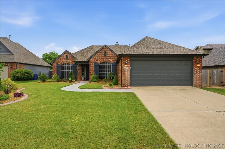 409 N Firewood Avenue, Broken Arrow, OK 74012