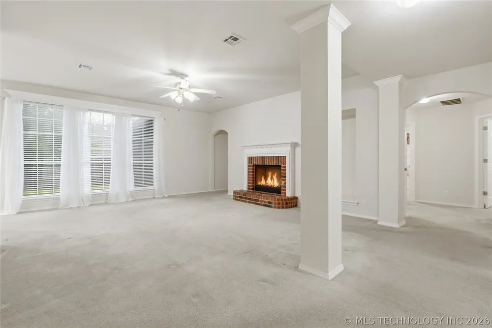 409 N Firewood Avenue, Broken Arrow, OK 74012