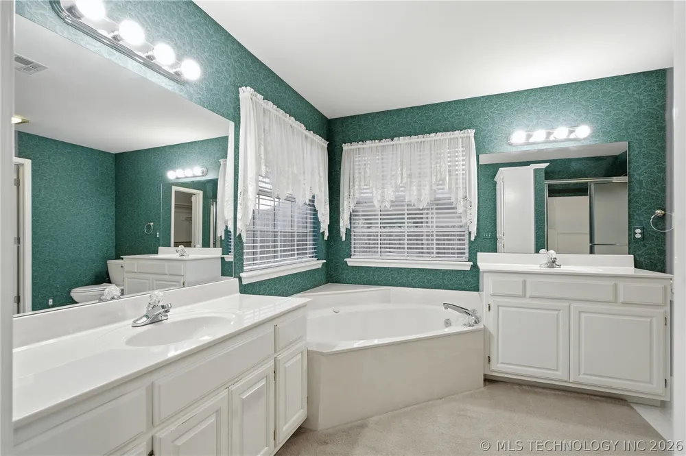 409 N Firewood Avenue, Broken Arrow, OK 74012