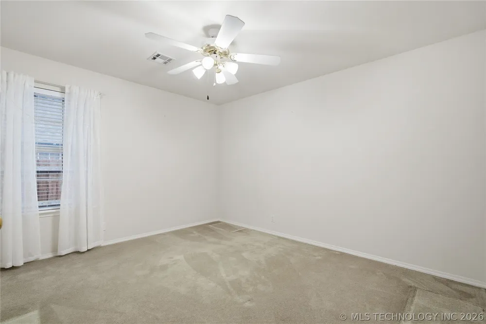 409 N Firewood Avenue, Broken Arrow, OK 74012