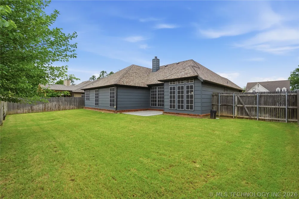 409 N Firewood Avenue, Broken Arrow, OK 74012