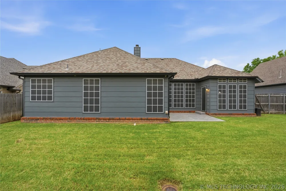 409 N Firewood Avenue, Broken Arrow, OK 74012