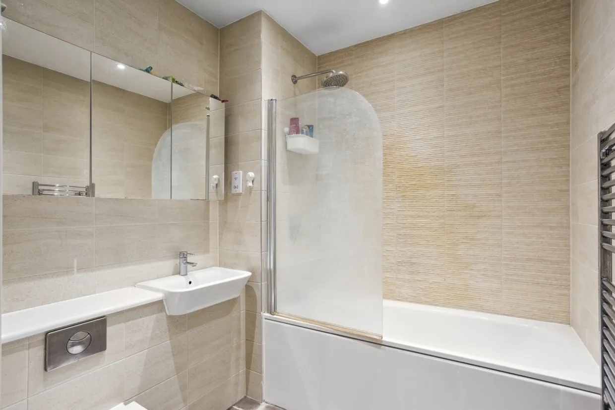 Lighterman Point, E14 photo 6