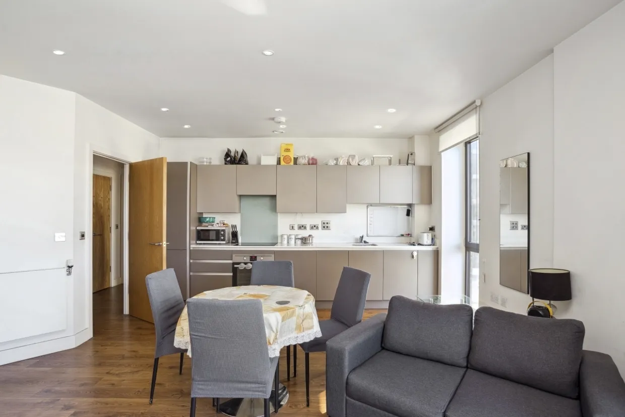 Lighterman Point, E14 photo 12