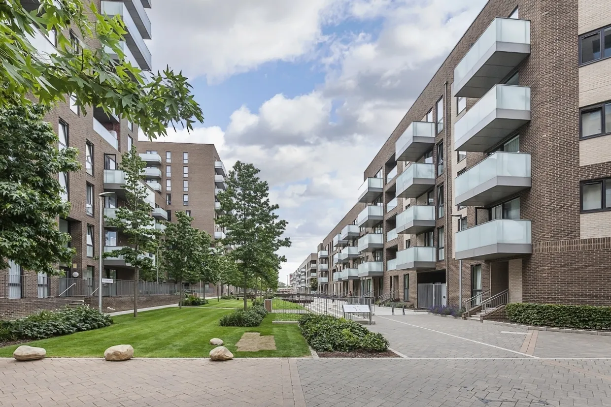 Lighterman Point, E14 photo 16