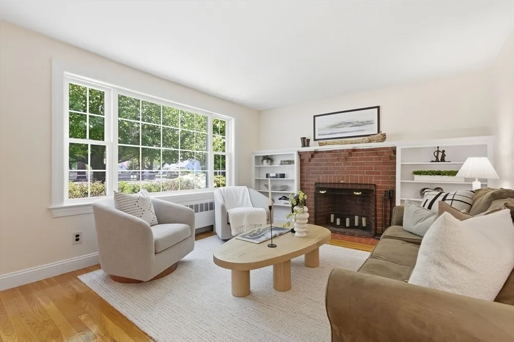 490 Main St, Lynnfield, MA 01940