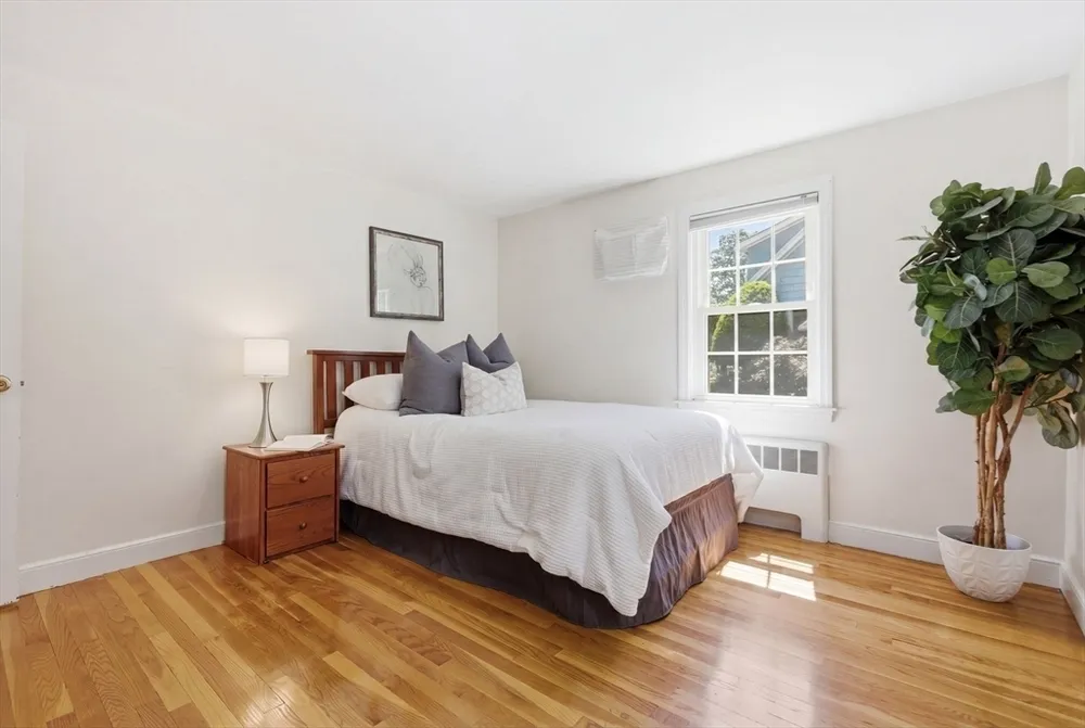 490 Main St, Lynnfield, MA 01940