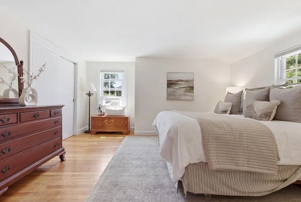 490 Main St, Lynnfield, MA 01940