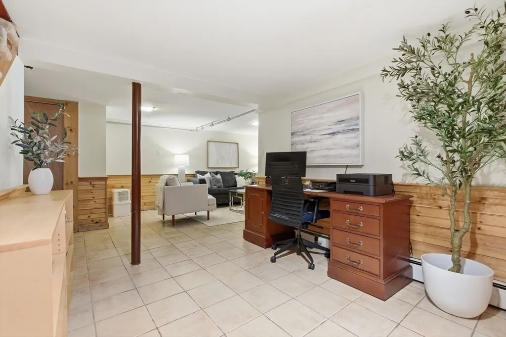 490 Main St, Lynnfield, MA 01940