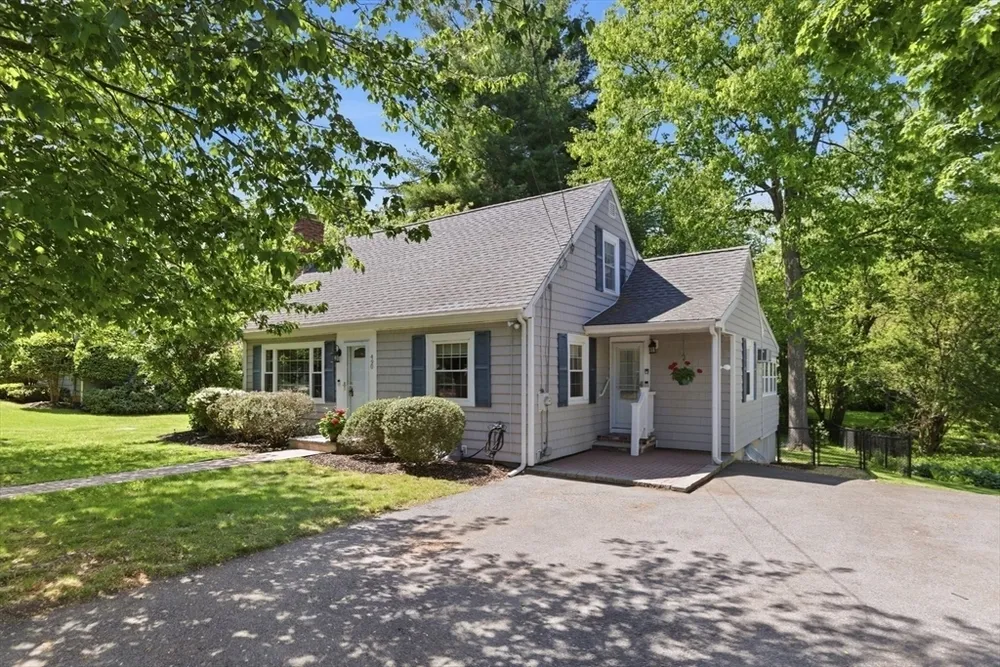 490 Main St, Lynnfield, MA 01940