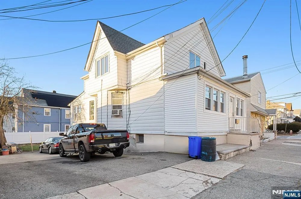 140 Nagle St, Paterson, NJ 07501