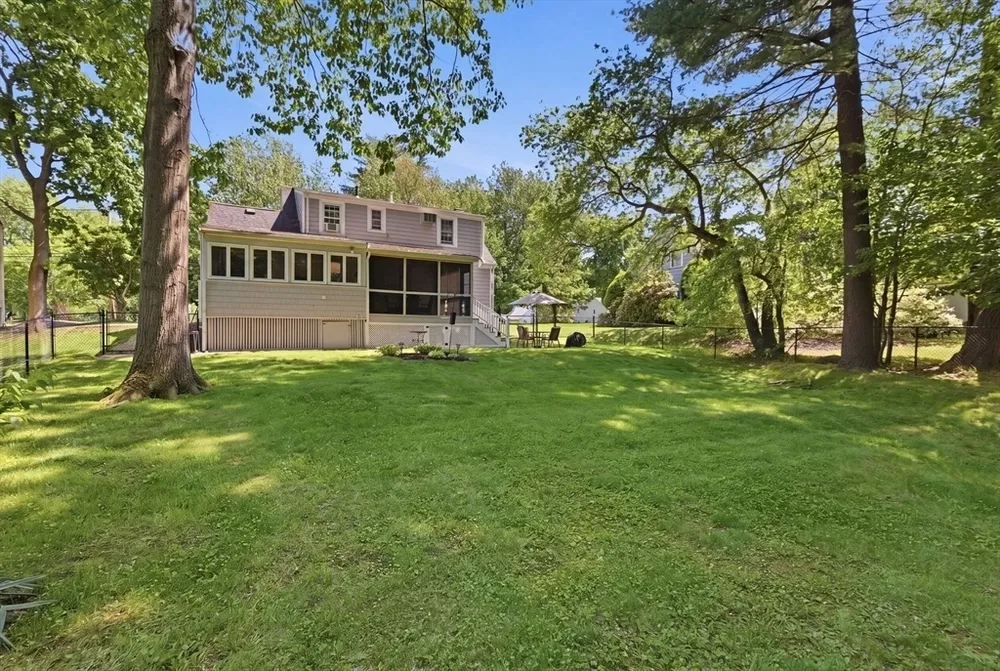 490 Main St, Lynnfield, MA 01940