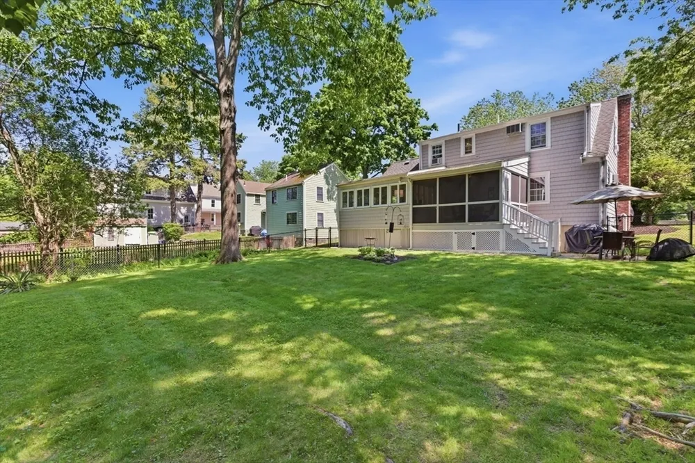 490 Main St, Lynnfield, MA 01940