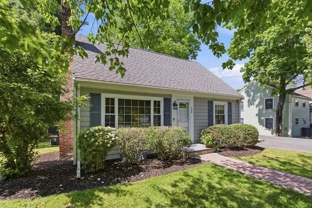 490 Main St, Lynnfield, MA 01940