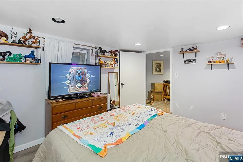 140 Nagle St, Paterson, NJ 07501