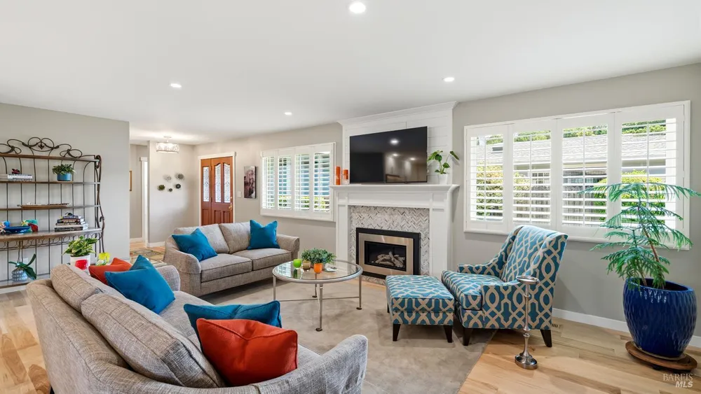 710 Tamalpais Ave, Novato, CA 94947
